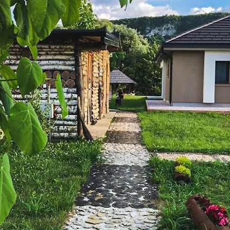 Navis Villa Bihac