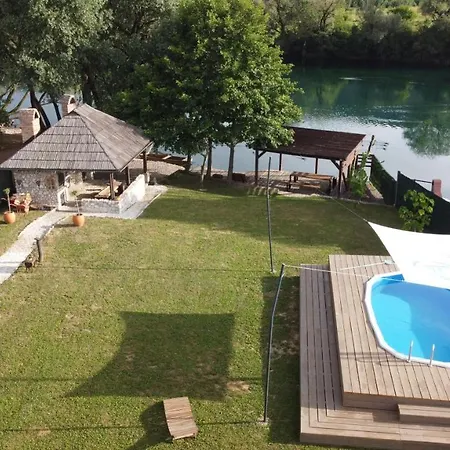 Navis Villa *