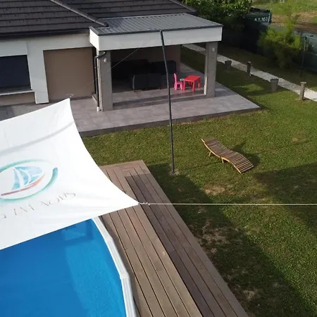 Navis Villa *
