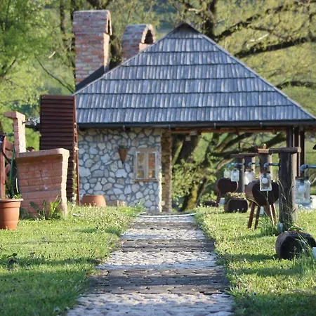 Navis Villa *